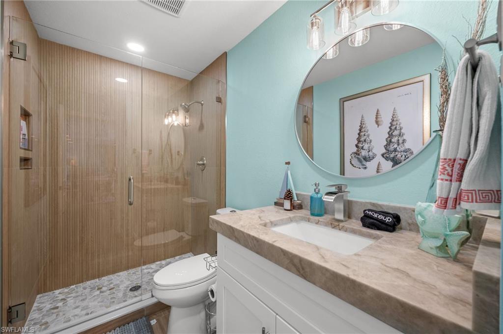 1432 Venetian CT photo 24