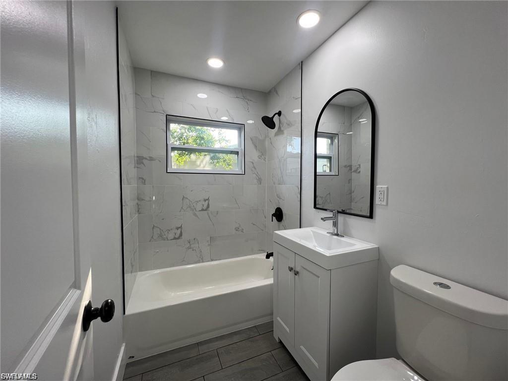 1109 Gifford AVE N photo 9