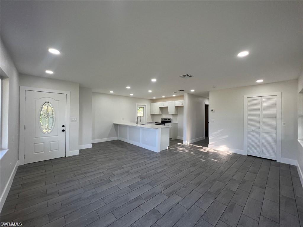 1109 Gifford AVE N photo 11