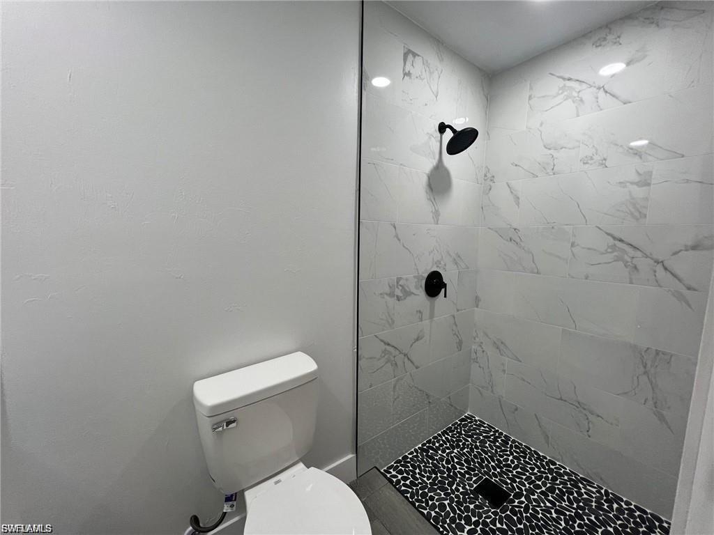 1109 Gifford AVE N photo 8