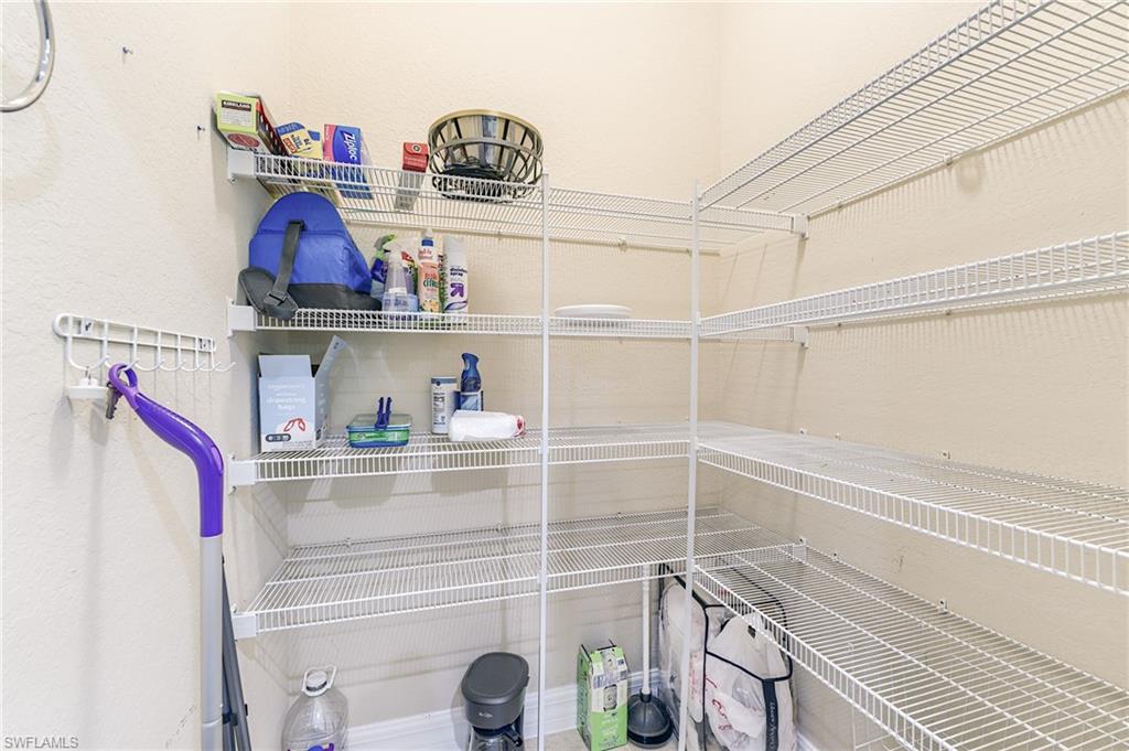 Walk-in kitchen pantry