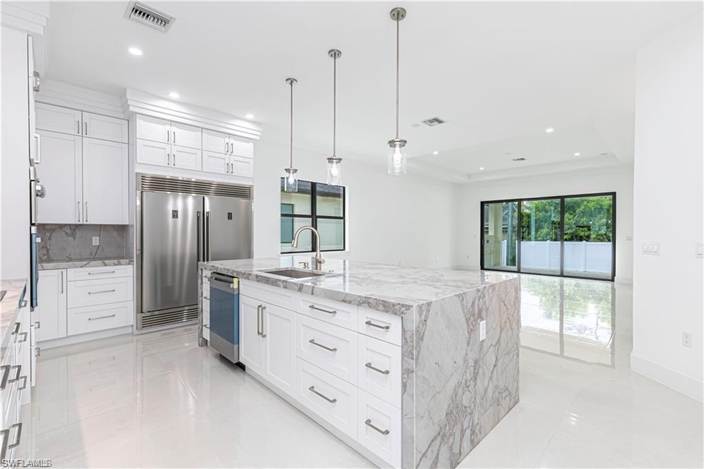 3098 Pine Tree DR