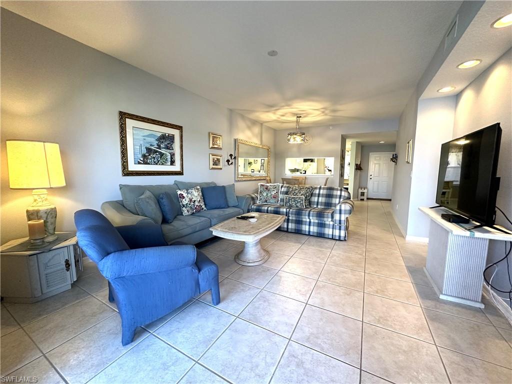 6670 Huntington Lakes CIR 103 photo 6