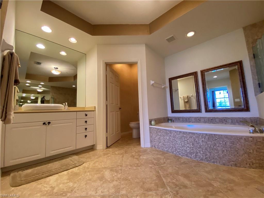 1570 Winding Oaks WAY 201 photo 23
