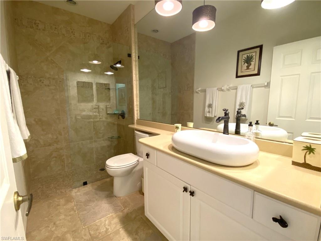 1570 Winding Oaks WAY 201 photo 28