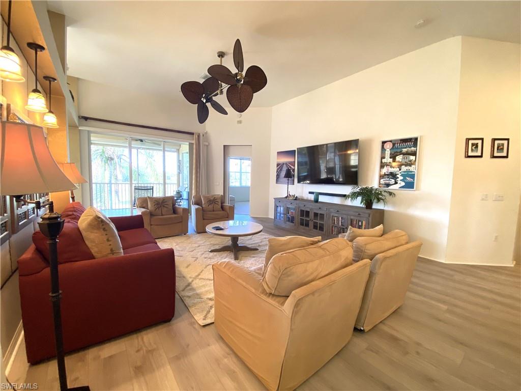 1570 Winding Oaks WAY 201 photo 8