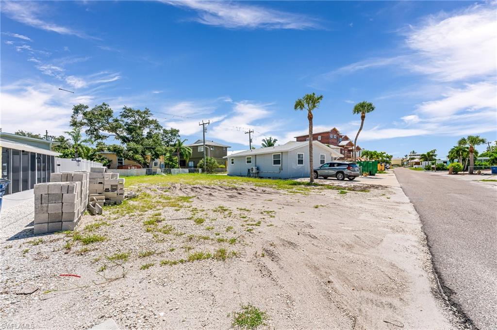 210 Fairweather LN photo 24
