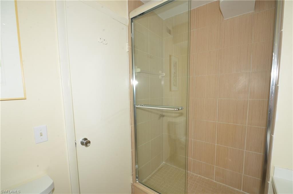 555 Park Shore DR B-309 photo 17
