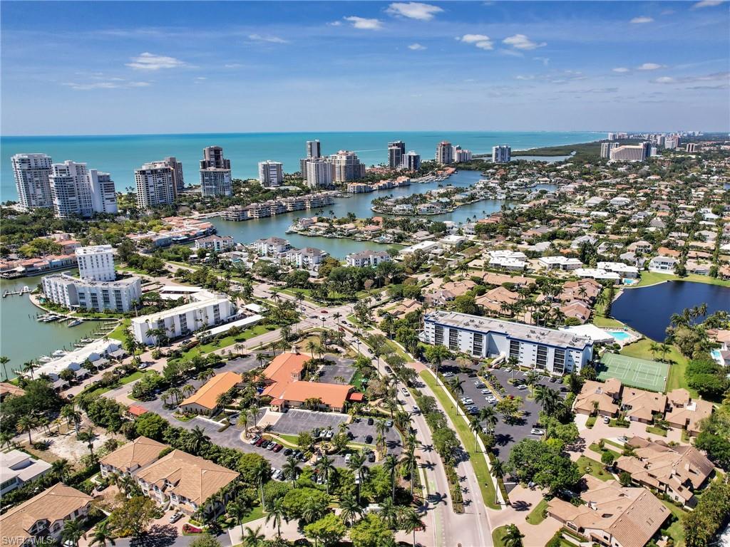 555 Park Shore DR B-309 photo 32