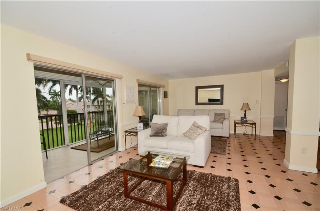 555 Park Shore DR B-309 photo 9