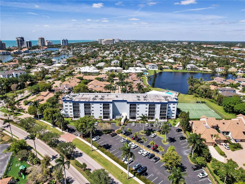 555 Park Shore DR B-309 photo 34