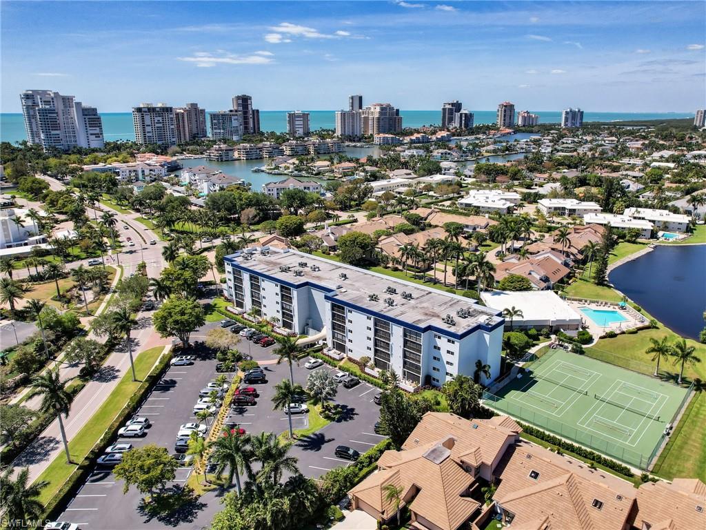 555 Park Shore DR B-309 photo 29