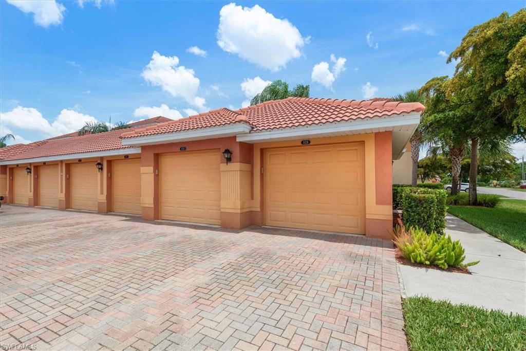 13750 Julias WAY 528