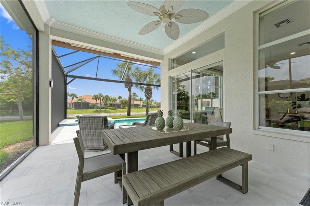 Sunroom with ceiling fan