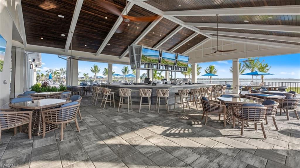 Splashes Sports Bar