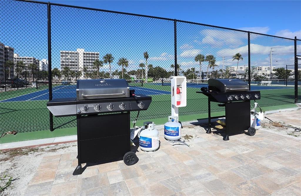 7300 Estero BLVD 606 photo 27