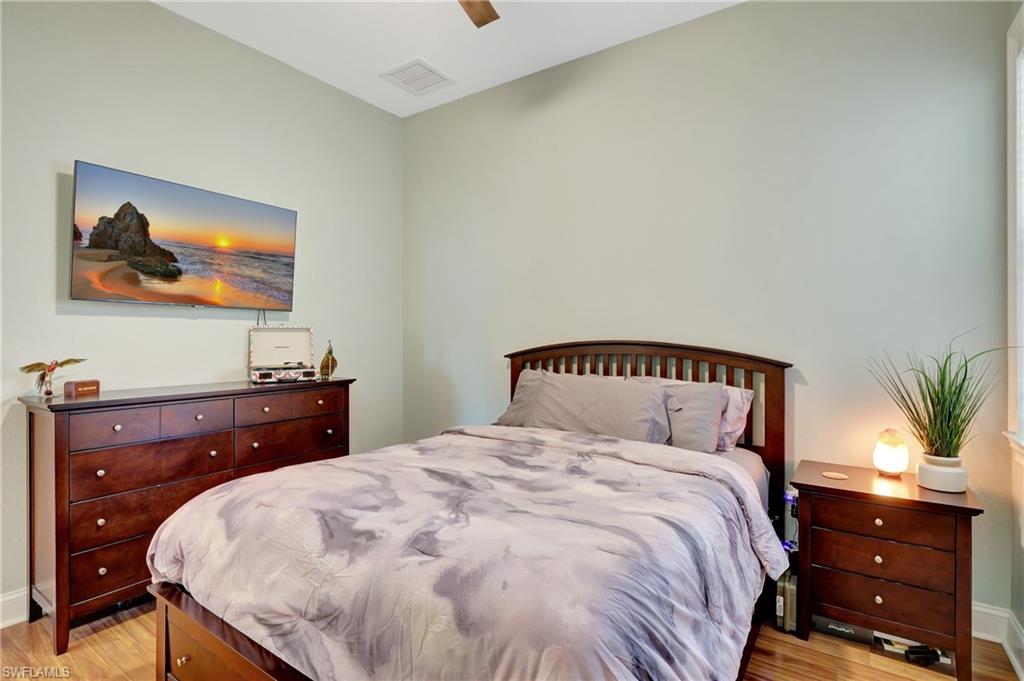 Queen size bed
