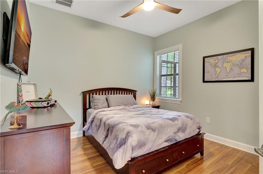 Queen size bed