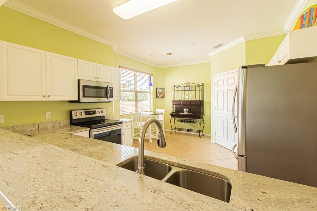 3977 Bishopwood CT E 206