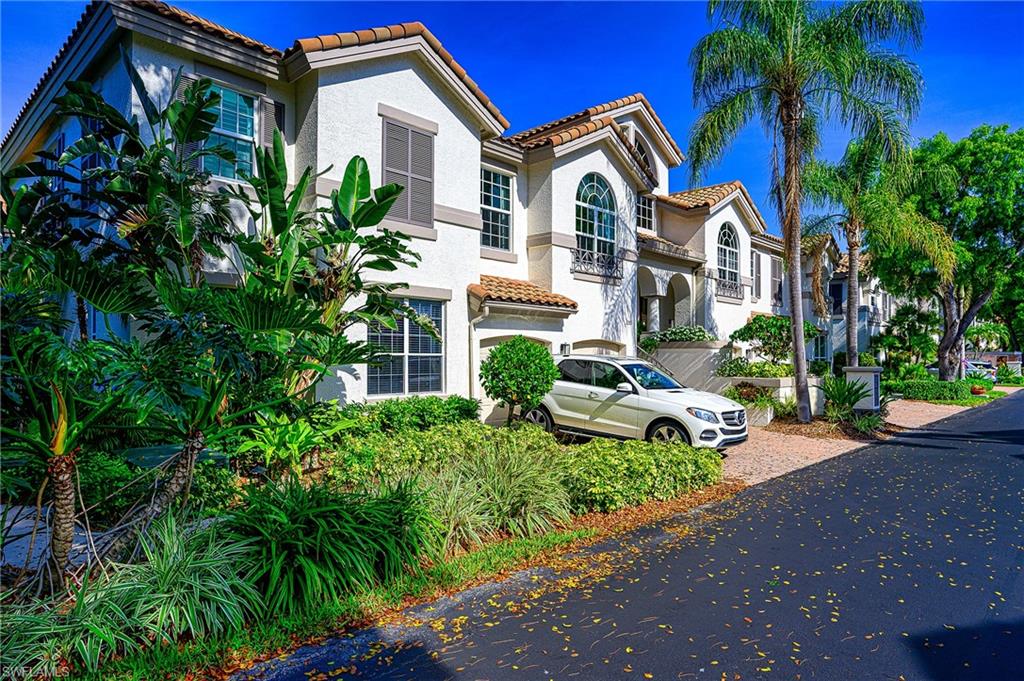 133 Colonade CIR