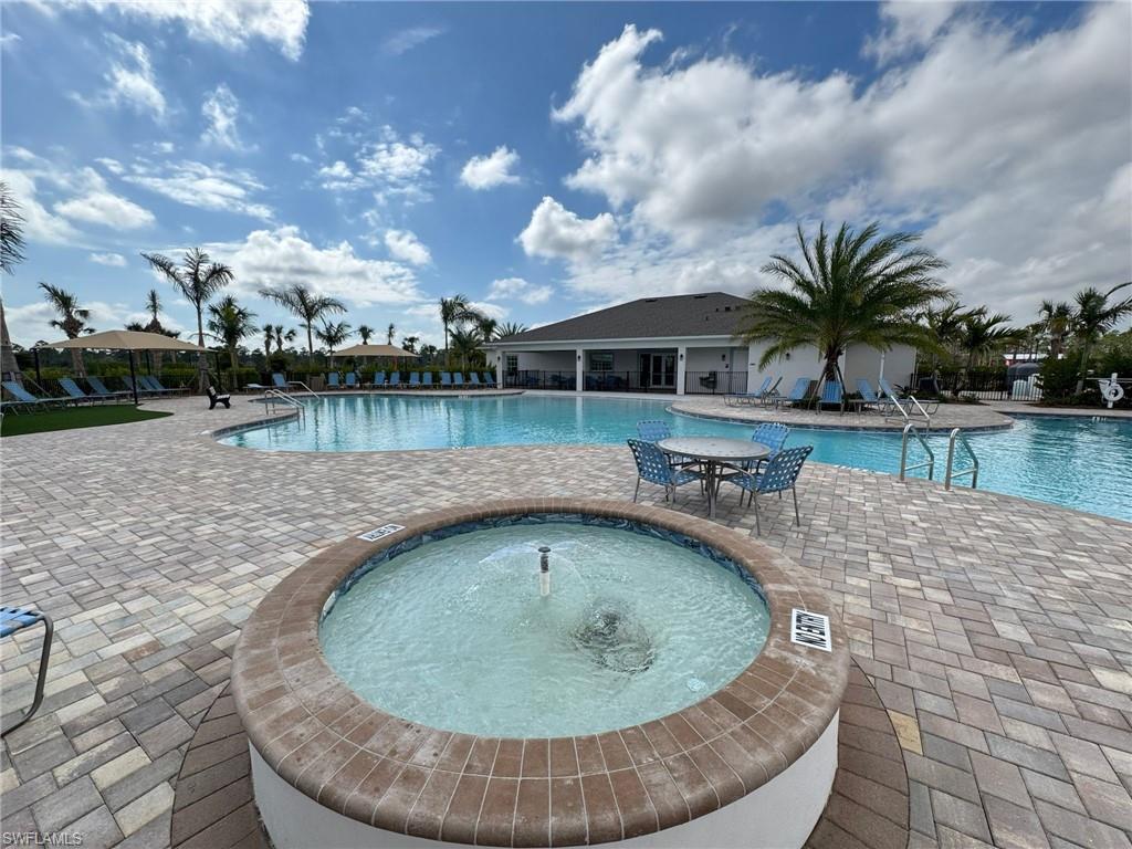 44448 Palm Frond DR photo 23
