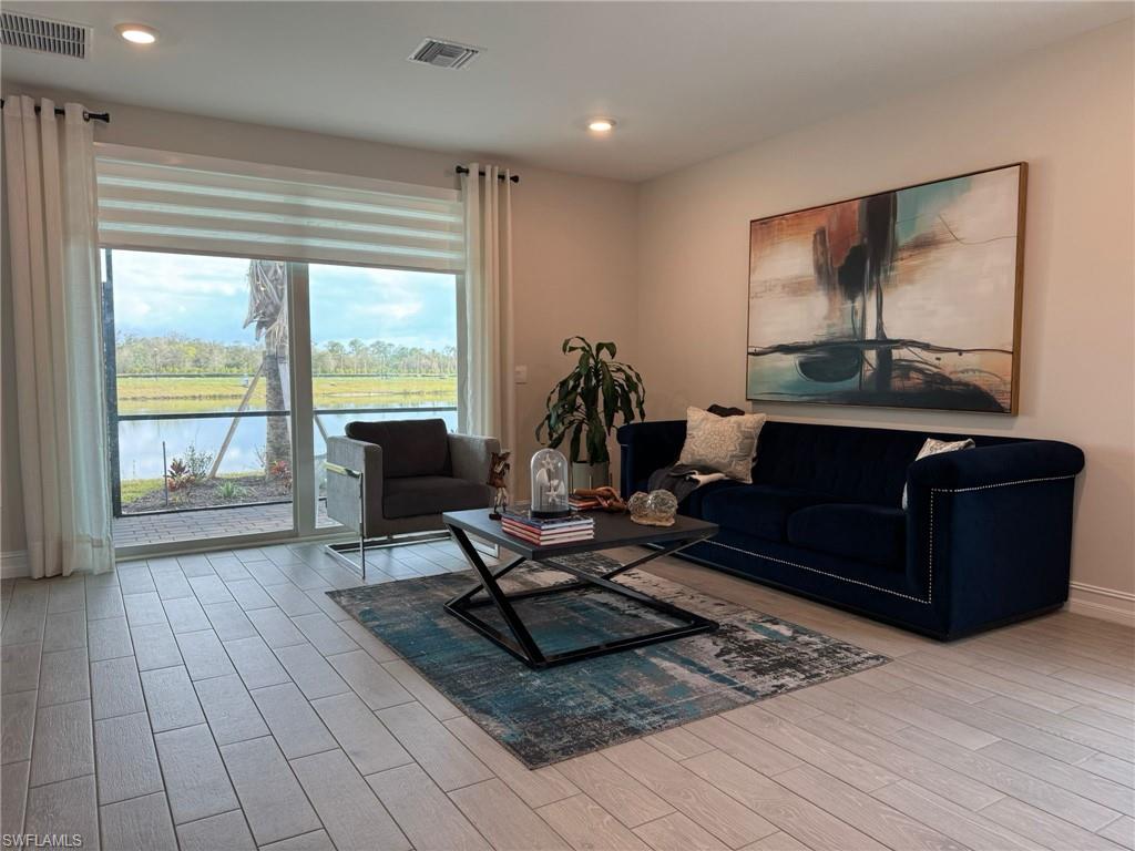 44448 Palm Frond DR photo 8