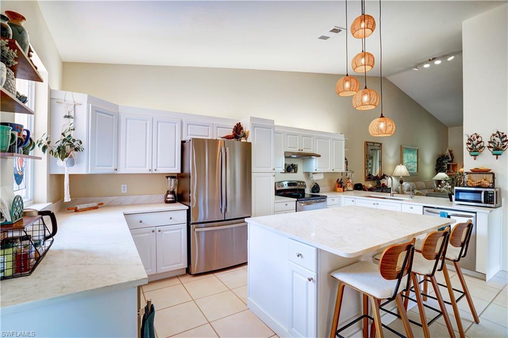 509 Robin Hood CIR 202 photo 14