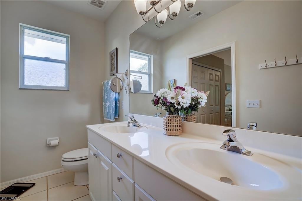 509 Robin Hood CIR 202 photo 19