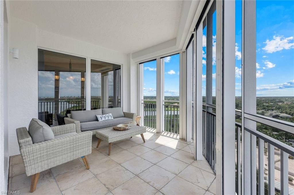 Enjoy ample lanai space and your favorite glass of wine.