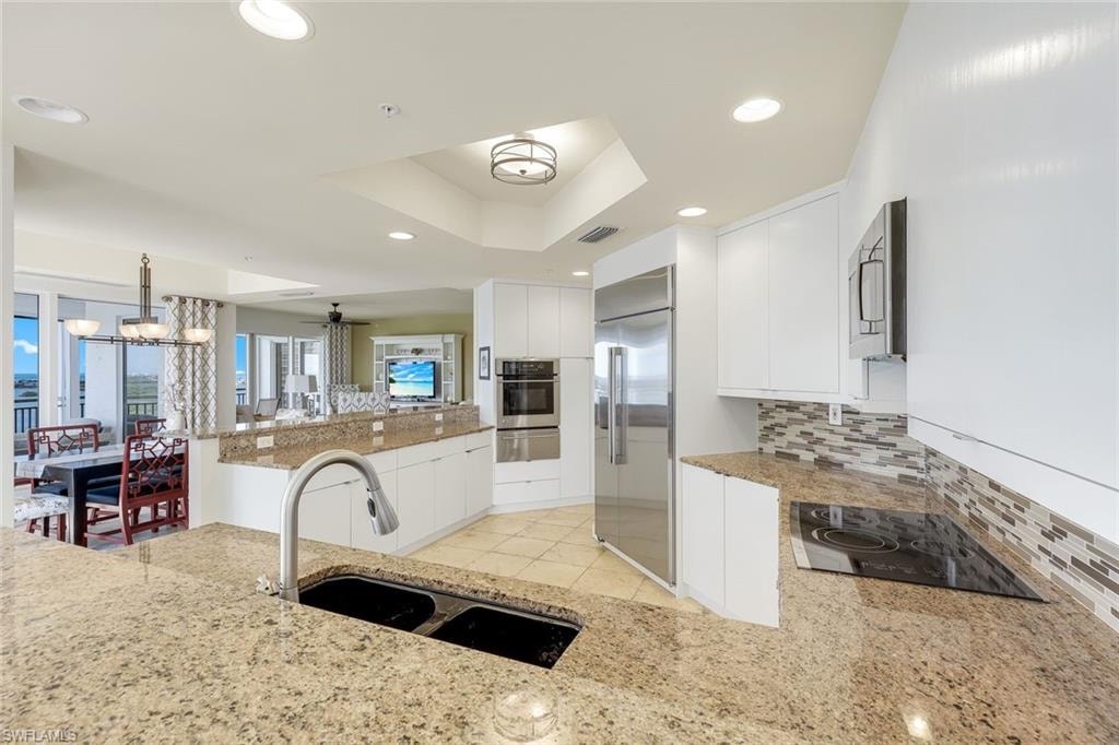 You will LOVE preparing meals in your chef's kitchen with a VIEW.