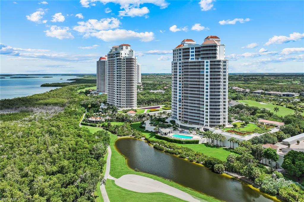 Estancia offers a large pool, fitness center, and so much more!