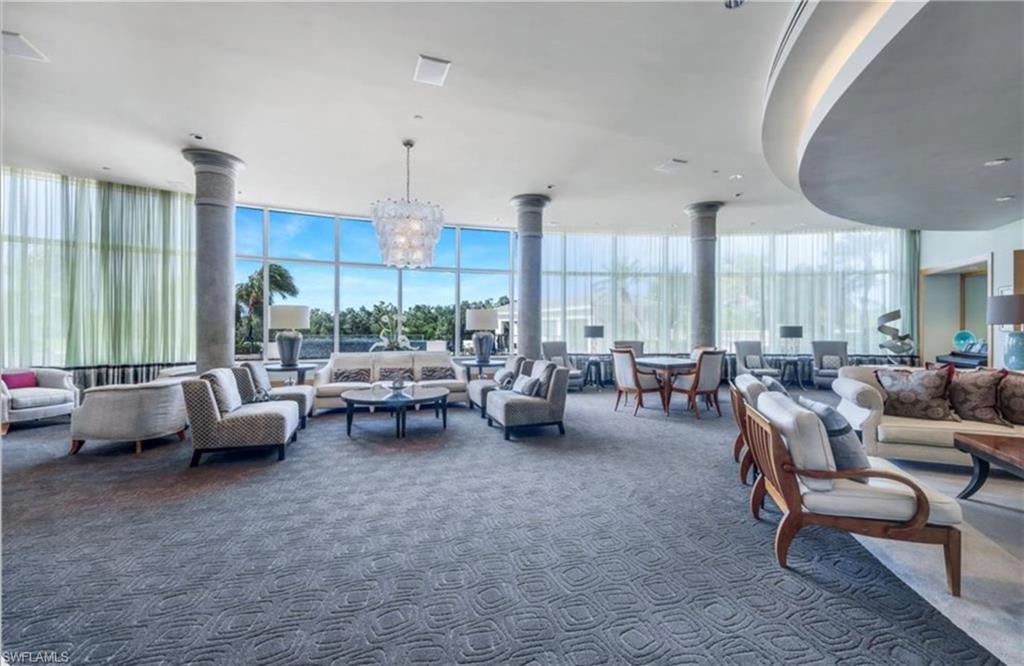 Estancia's elegant club room.