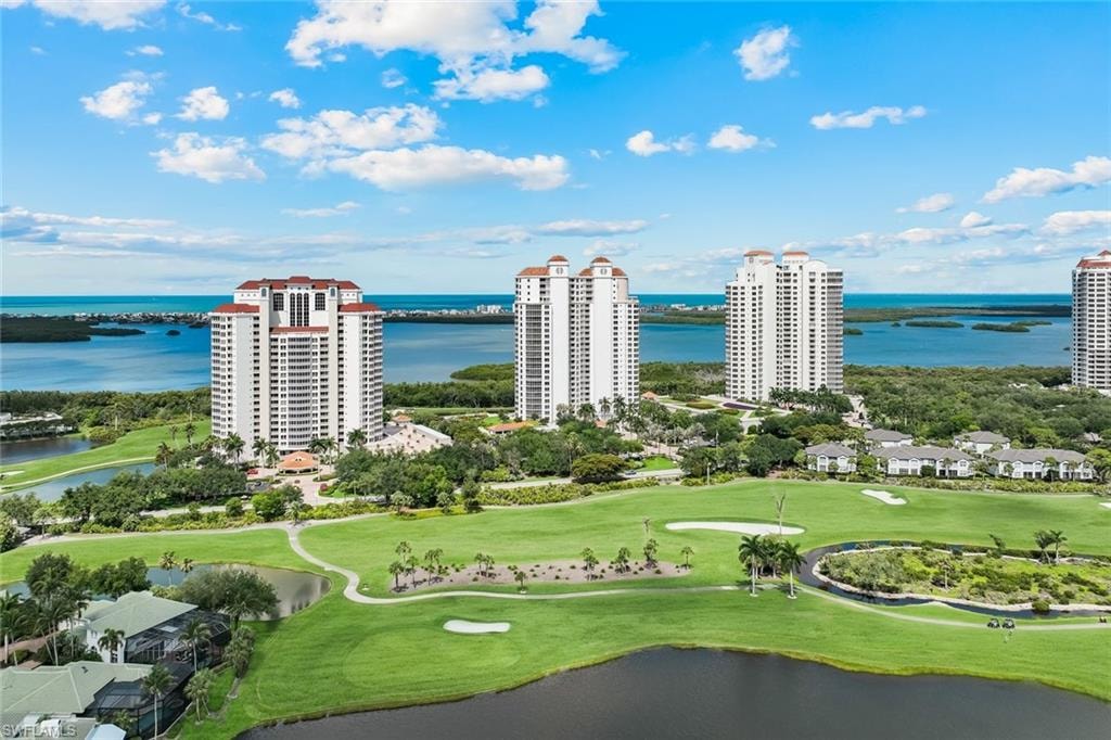 Estancia is the impressive building in the middle.