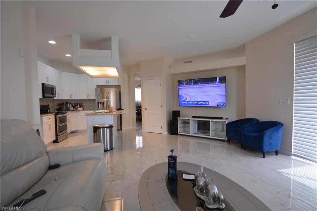 1414 SW 18TH ST