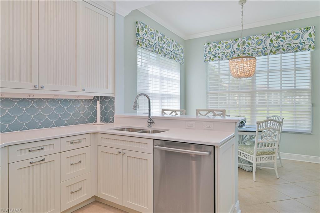 5000 Royal Shores DR 101 photo 12