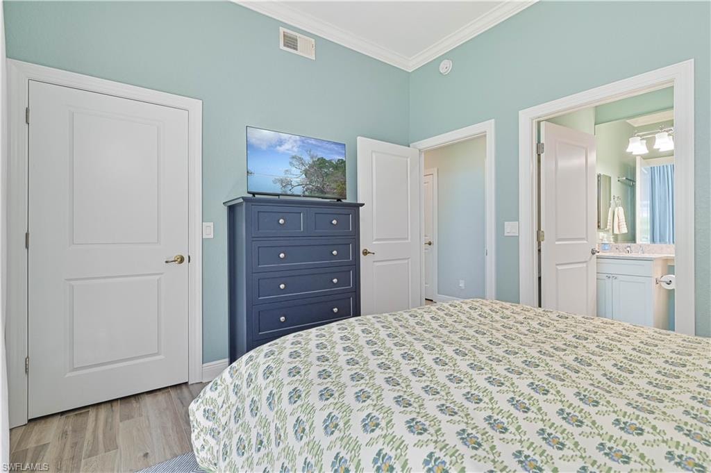 5000 Royal Shores DR 101 photo 32
