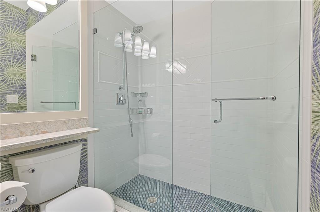 5000 Royal Shores DR 101 photo 30