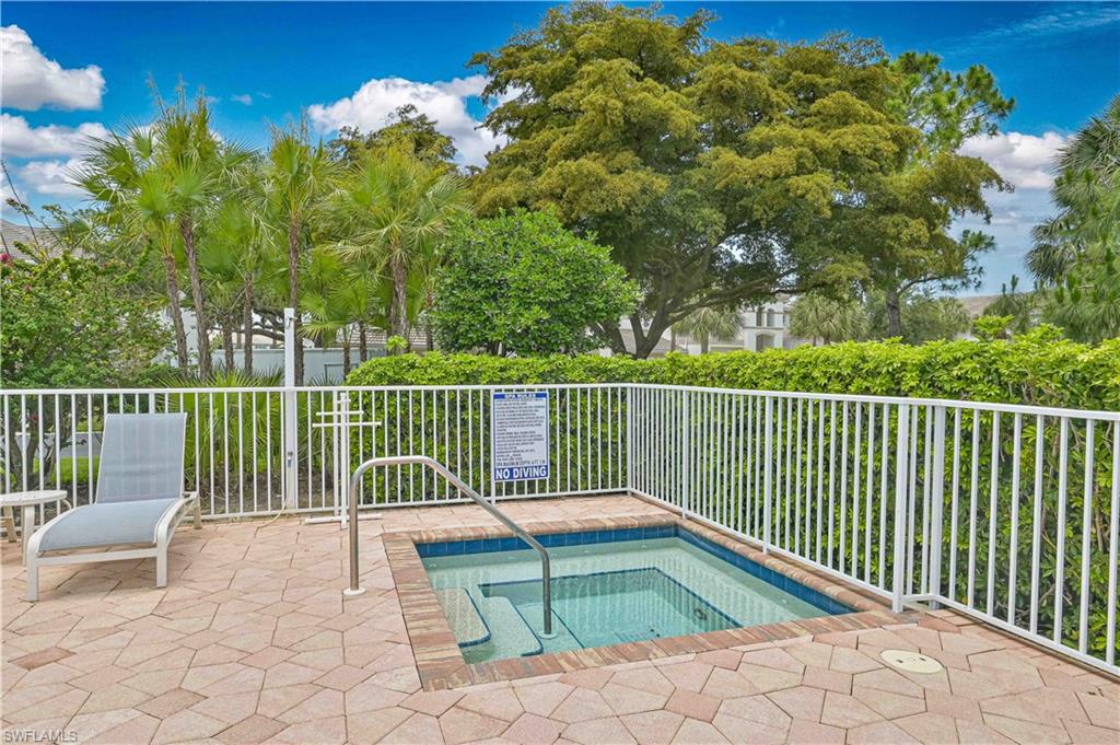 5000 Royal Shores DR 101 photo 40