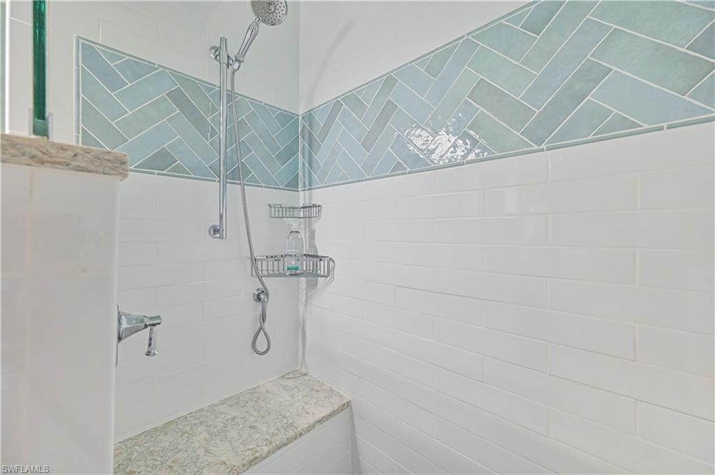 5000 Royal Shores DR 101 photo 35