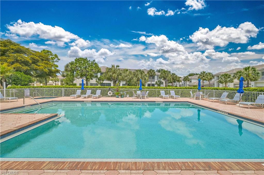 5000 Royal Shores DR 101 photo 39