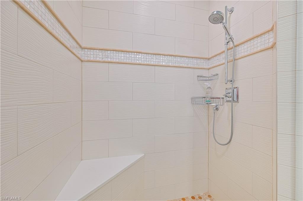 5000 Royal Shores DR 101 photo 25