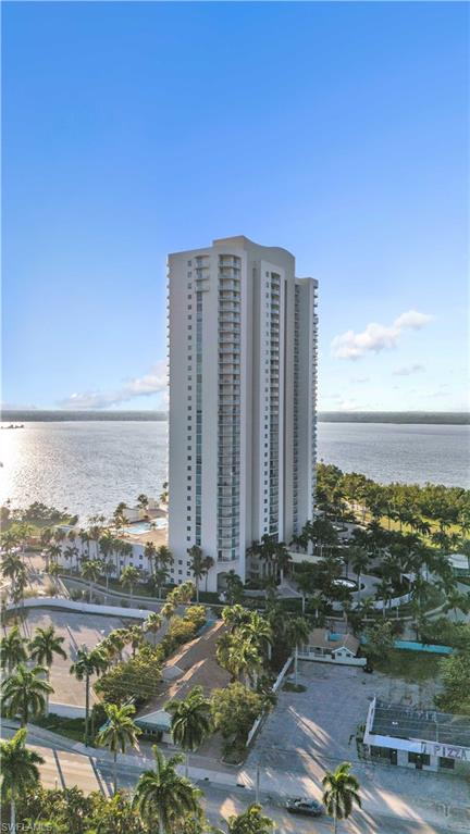 3000 Oasis Grand BLVD 2905 photo 32