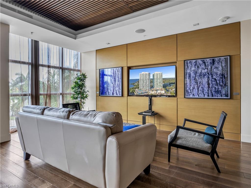 3000 Oasis Grand BLVD 2905 photo 24
