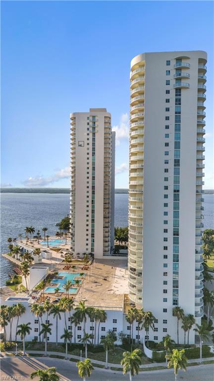 3000 Oasis Grand BLVD 2905 photo 34