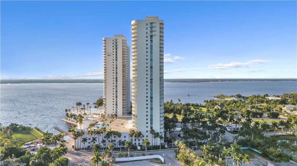 3000 Oasis Grand BLVD 2905 photo 33