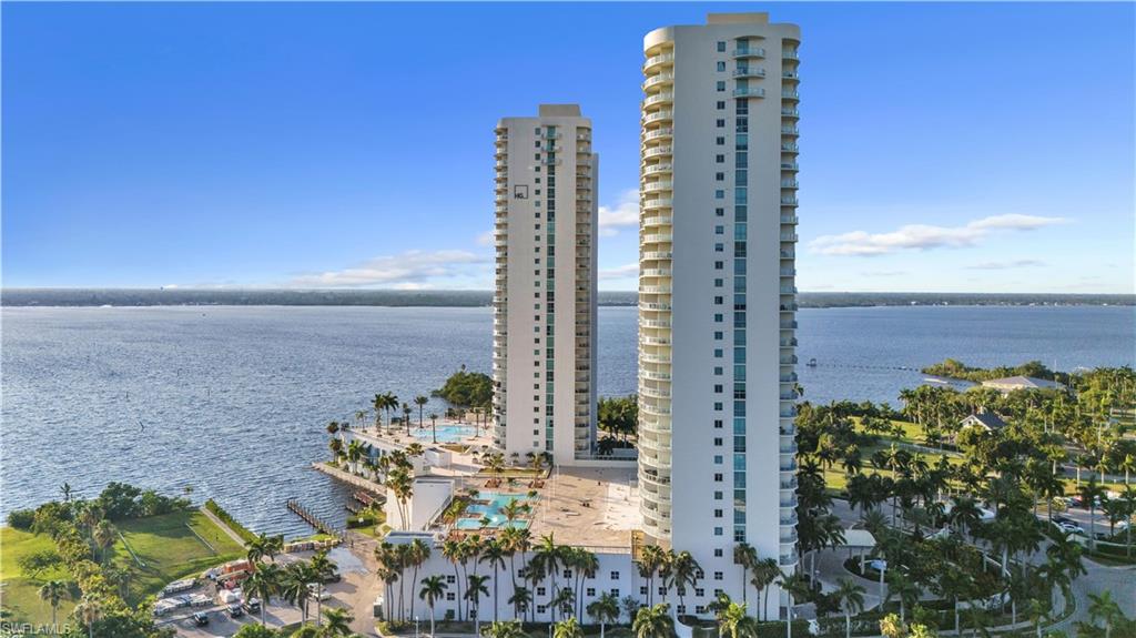 3000 Oasis Grand BLVD 2905 photo 35