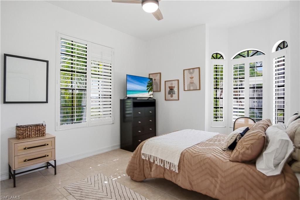 201 San Mateo DR photo 23