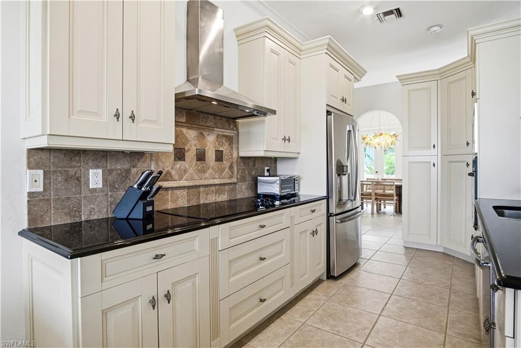 201 San Mateo DR photo 13