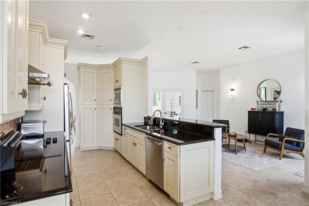 201 San Mateo DR photo 15