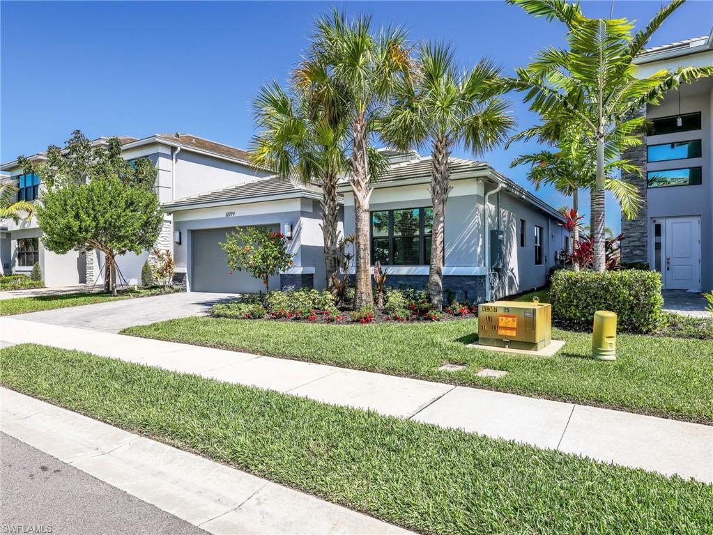 12779 Woodbury DR